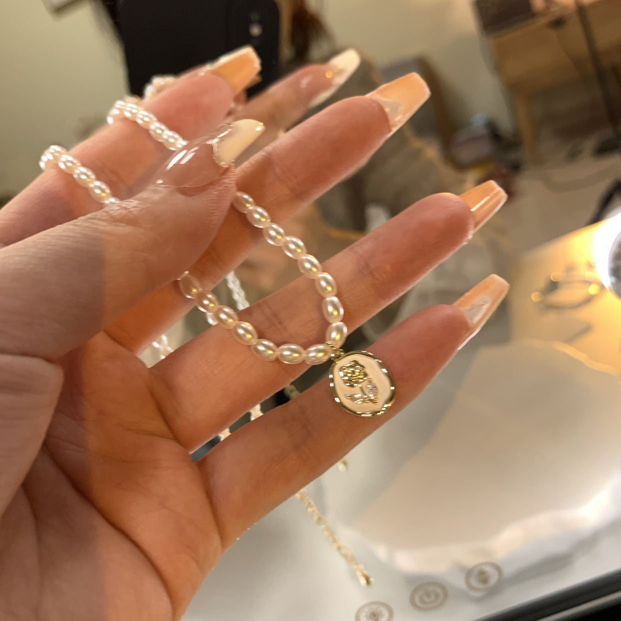 Light Luxury Clavicle Pearl Necklace